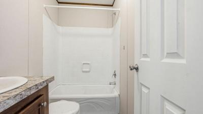 Mobile Home at 1884 Bayview Ln Cottondale, FL 32431