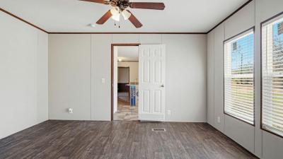 Photo 3 of 34 of home located at 1884 Bayview Ln Cottondale, FL 32431