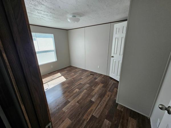 2022 MARVEL 4 Mobile Home For Sale