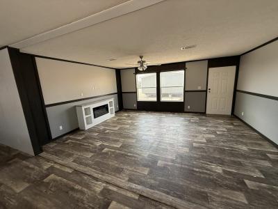 Photo 3 of 31 of home located at 2137 N Interstate 35 New Braunfels, TX 78130