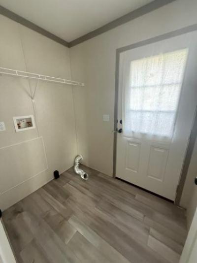 Photo 3 of 18 of home located at 201 Baugh St Trlr 20 Berea, KY 40403