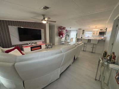 Photo 2 of 17 of home located at 116 Rolling Oaks Ridge Lane Davenport, FL 33897