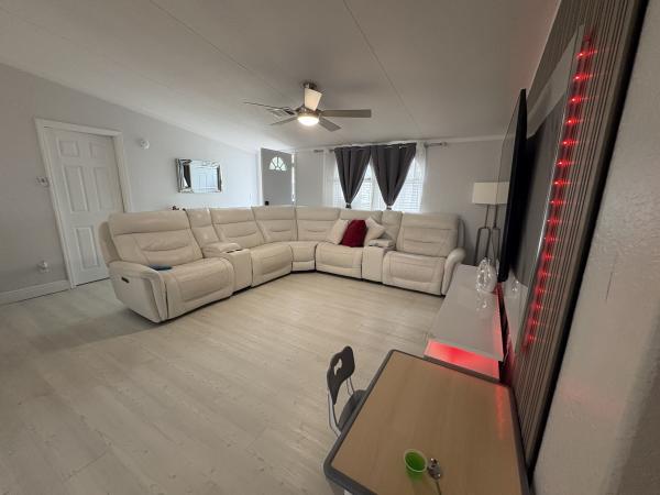 2000 Skyline 8D610487MA/B Mobile Home