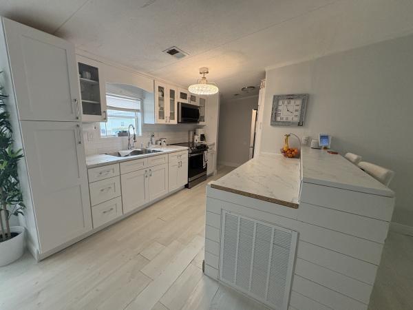 2000 Skyline 8D610487MA/B Mobile Home