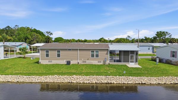 2026 Champion SIG4482D (Decator) Mobile Home