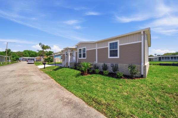 2026 Champion SIG4482D (Decator) Mobile Home