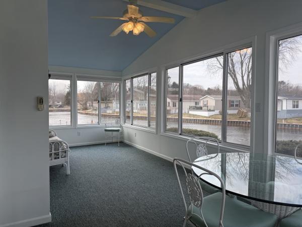 1982 Sterling 338F2860096 T Mobile Home