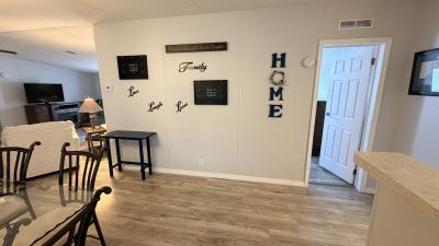 Photo 5 of 23 of home located at 6915 W Rushport Lane Homosassa, FL 34446