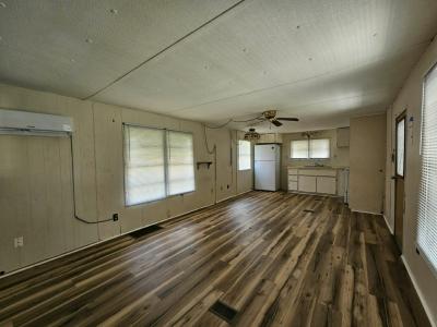 Photo 4 of 10 of home located at 4270 Mailbox Ave North Fort Myers, FL 33903