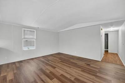 Photo 5 of 18 of home located at 491 Chapman Rd 103 Fountain Inn, SC 29644