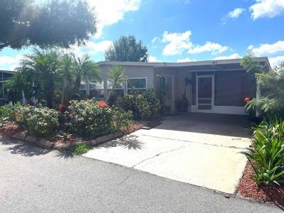 Photo 2 of 8 of home located at 303 Taho Circle Valrico, FL 33594