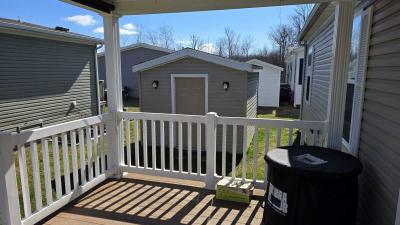 Photo 3 of 40 of home located at 29475 Meadow Ln Gibraltar, MI 48173