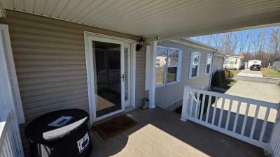 Photo 4 of 40 of home located at 29475 Meadow Ln Gibraltar, MI 48173