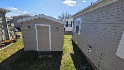 Photo 5 of 40 of home located at 29475 Meadow Ln Gibraltar, MI 48173