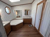 2003 Commodore COVERED PORCH MODEL Manufactured Home