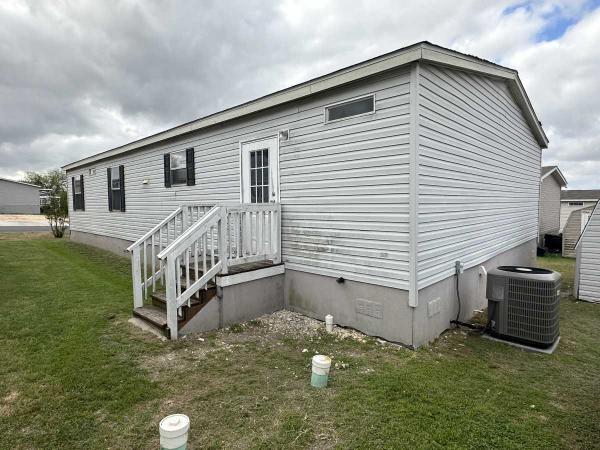 2018 Champion 12-10G-RM2852A Mobile Home