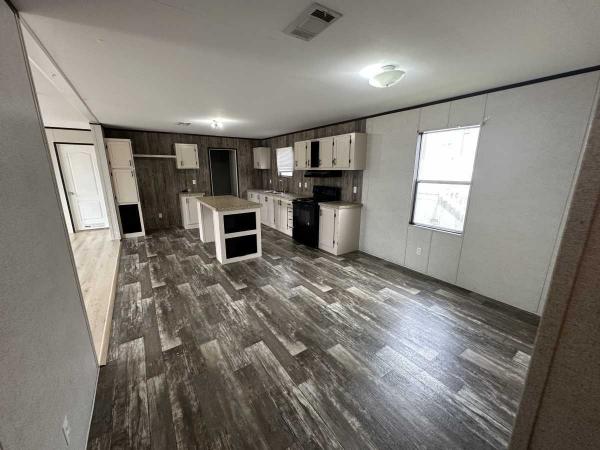 2018 Champion 12-10G-RM2852A Mobile Home