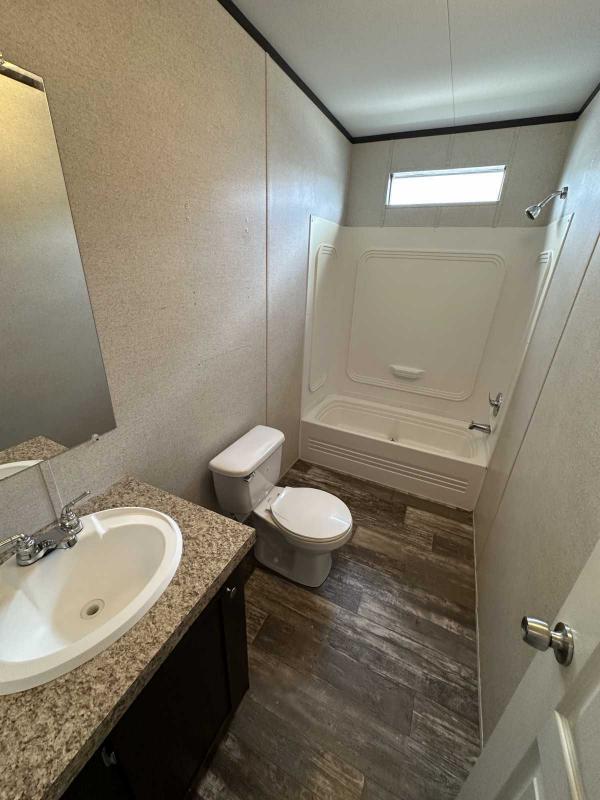 2018 Champion 12-10G-RM2852A Mobile Home