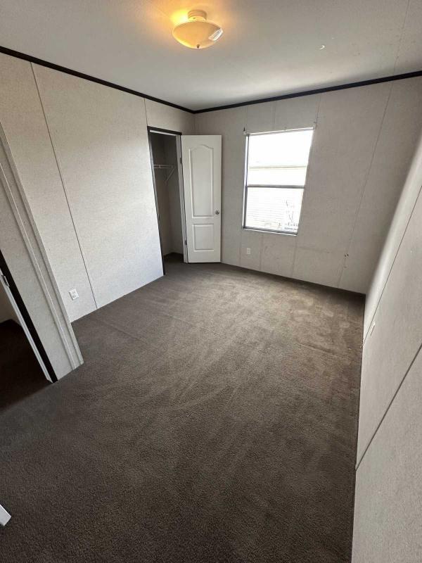 2018 Champion 12-10G-RM2852A Mobile Home