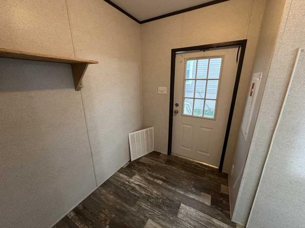 2018 Champion 12-10G-RM2852A Mobile Home