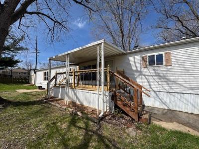 Photo 5 of 16 of home located at 174 Eldorado Dr Saint Peters, MO 63376