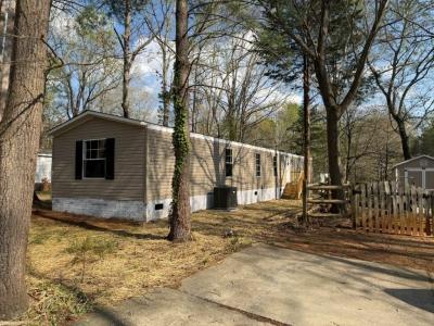 Photo 3 of 22 of home located at 1162 Stateline Rd Clover, SC 29710