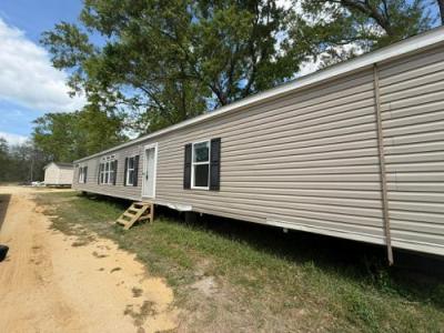 Photo 2 of 13 of home located at 22084 I-10 Vidor, TX 77662