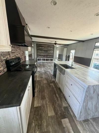 Photo 4 of 13 of home located at 22084 I-10 Vidor, TX 77662