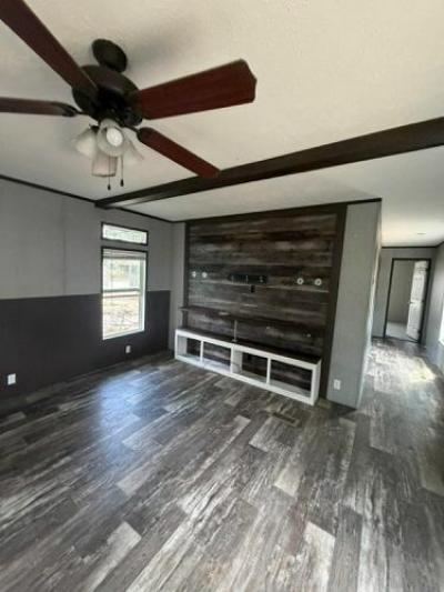 Photo 5 of 13 of home located at 22084 I-10 Vidor, TX 77662