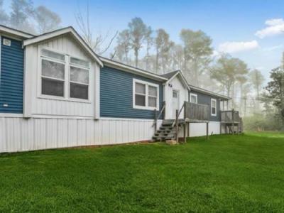 Photo 2 of 21 of home located at 27125 Lakeview Dr Holden, LA 70744
