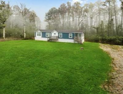 Photo 3 of 21 of home located at 27125 Lakeview Dr Holden, LA 70744