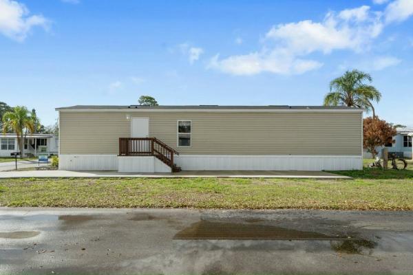 2023 Live Oak Homes Yellow Jacket Manufactured Home