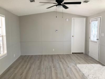 Photo 5 of 12 of home located at 5190 Hackamore Road Apopka, FL 32712