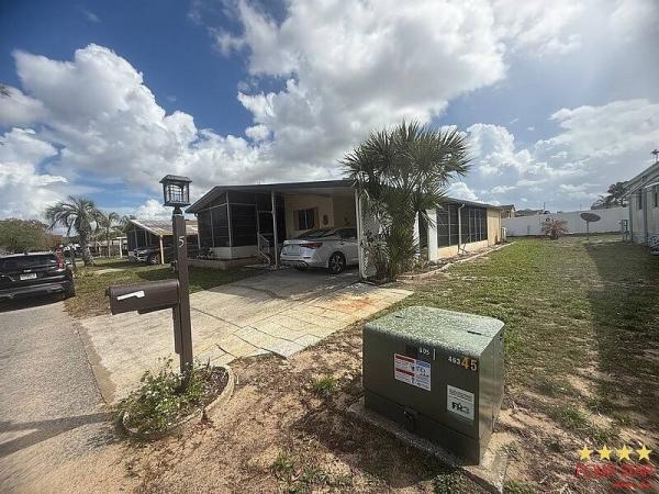 Photo 1 of 2 of home located at 5 Alpine Dr Winter Haven, FL 33881