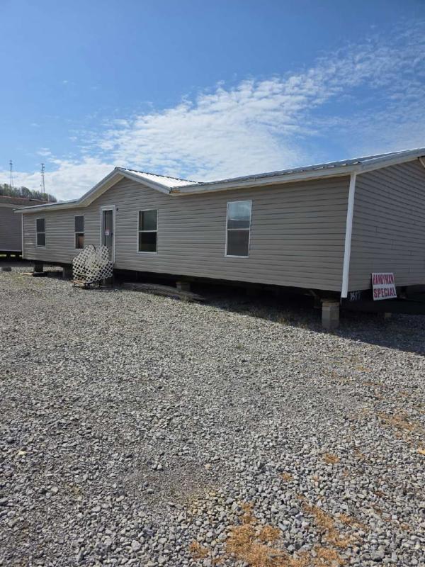 1999 Homes of Legend Mobile Home For Sale