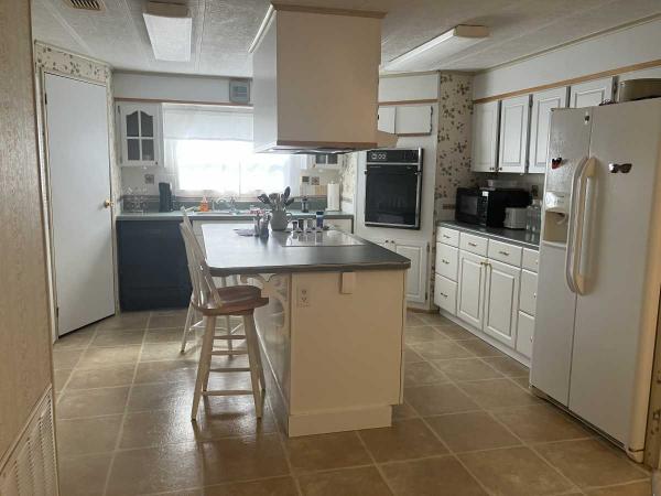 1985  Mobile Home For Sale