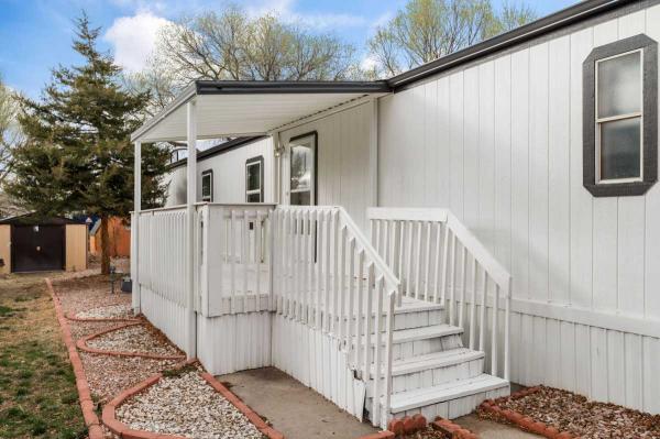 1999 Crestview Manufactured Home