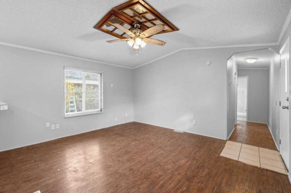 1999 Crestview Manufactured Home