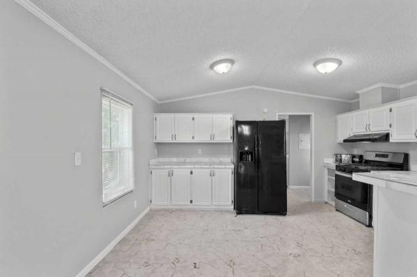 1999 Crestview Manufactured Home