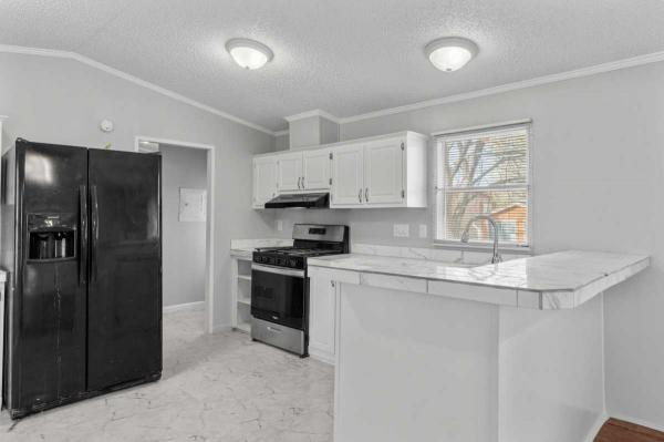 1999 Crestview Manufactured Home