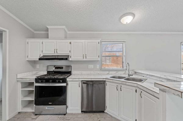 1999 Crestview Manufactured Home