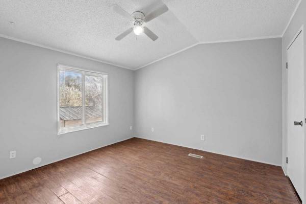 1999 Crestview Manufactured Home