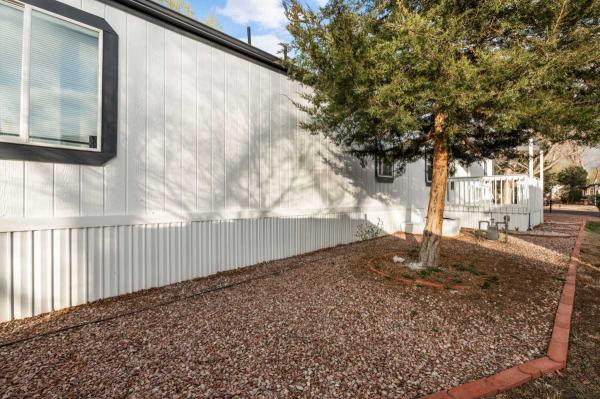 1999 Crestview Manufactured Home