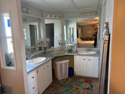 Photo 5 of 8 of home located at 2425 Harden Blvd #215 Lakeland, FL 33803