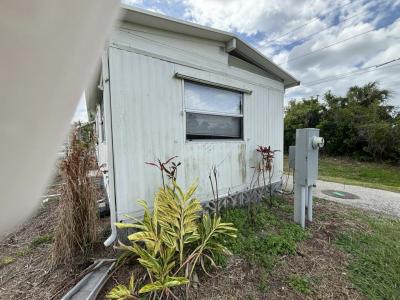 Photo 2 of 3 of home located at 903 Haiti Avenue Venice, FL 34285