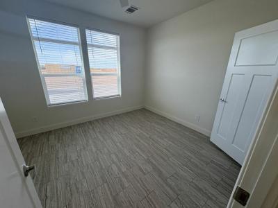 Photo 5 of 20 of home located at 3301 S Goldfield Road Lot 5114 Apache Junction, AZ 85119