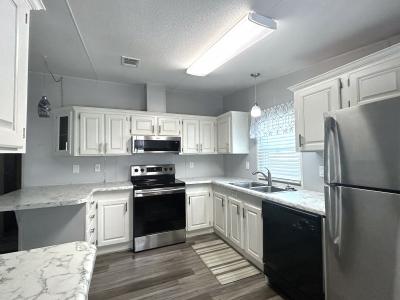 Photo 4 of 15 of home located at 1114 Altamonte Circle Apopka, FL 32703