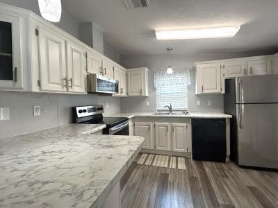 Photo 5 of 15 of home located at 1114 Altamonte Circle Apopka, FL 32703