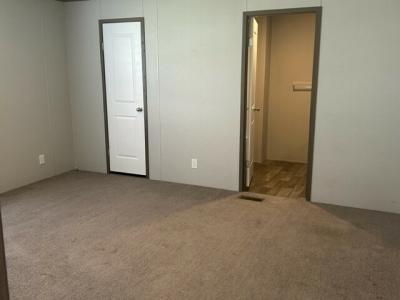 Photo 4 of 8 of home located at 3430 N. Peoria Drive Lot 3 Springfield, IL 62702