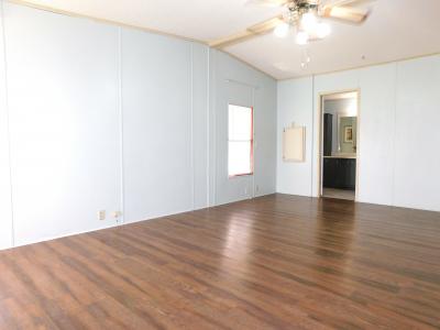 Photo 5 of 36 of home located at 1526 Garrison Dr Lakeland, FL 33810